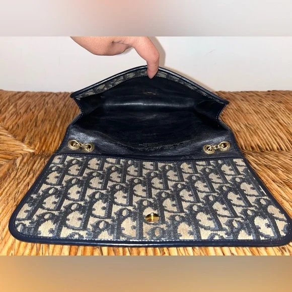 SOLD - Dior oblique canvas shoulder bag - Picture 6 of 8